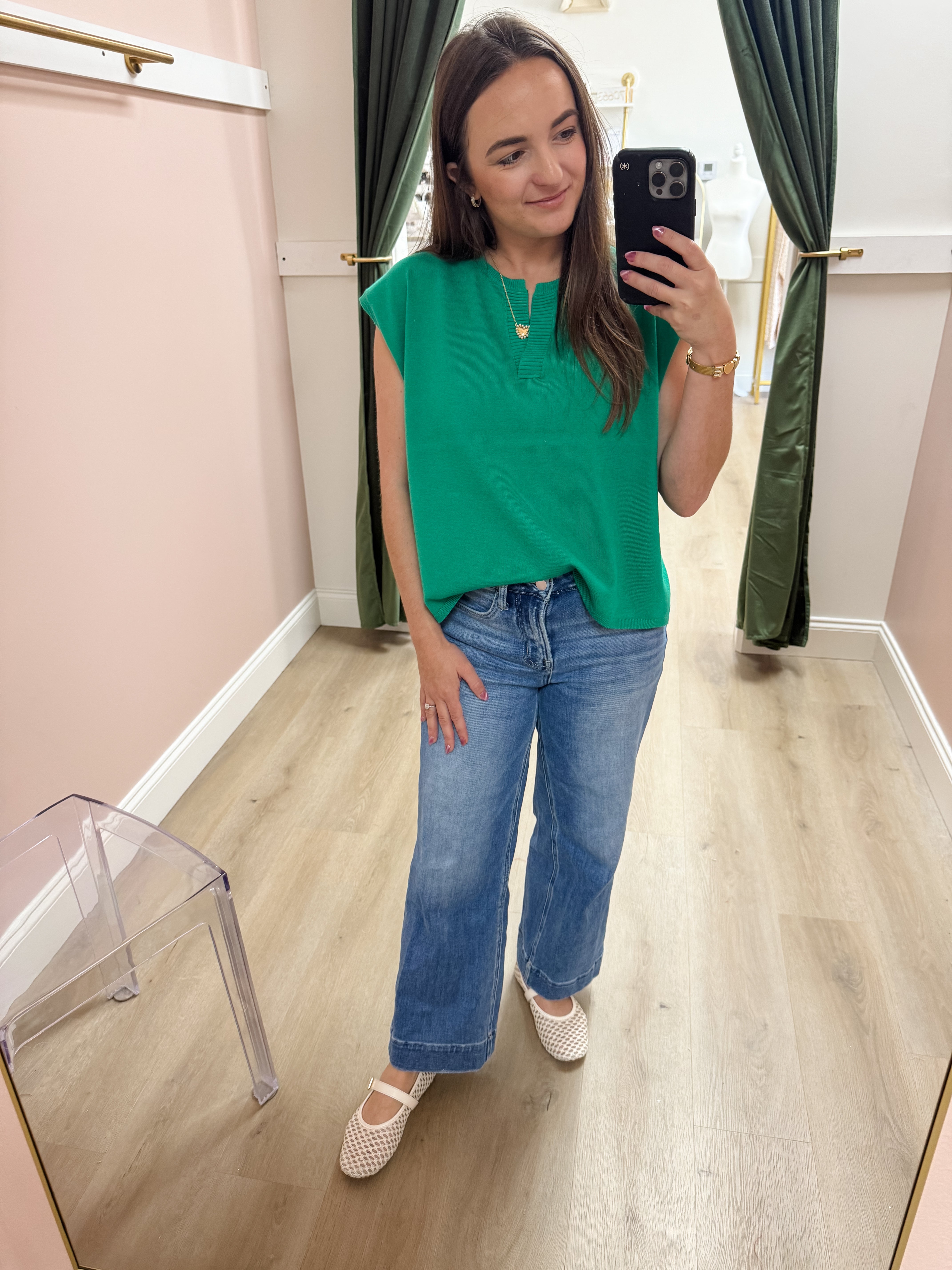 Styled in Solid Top