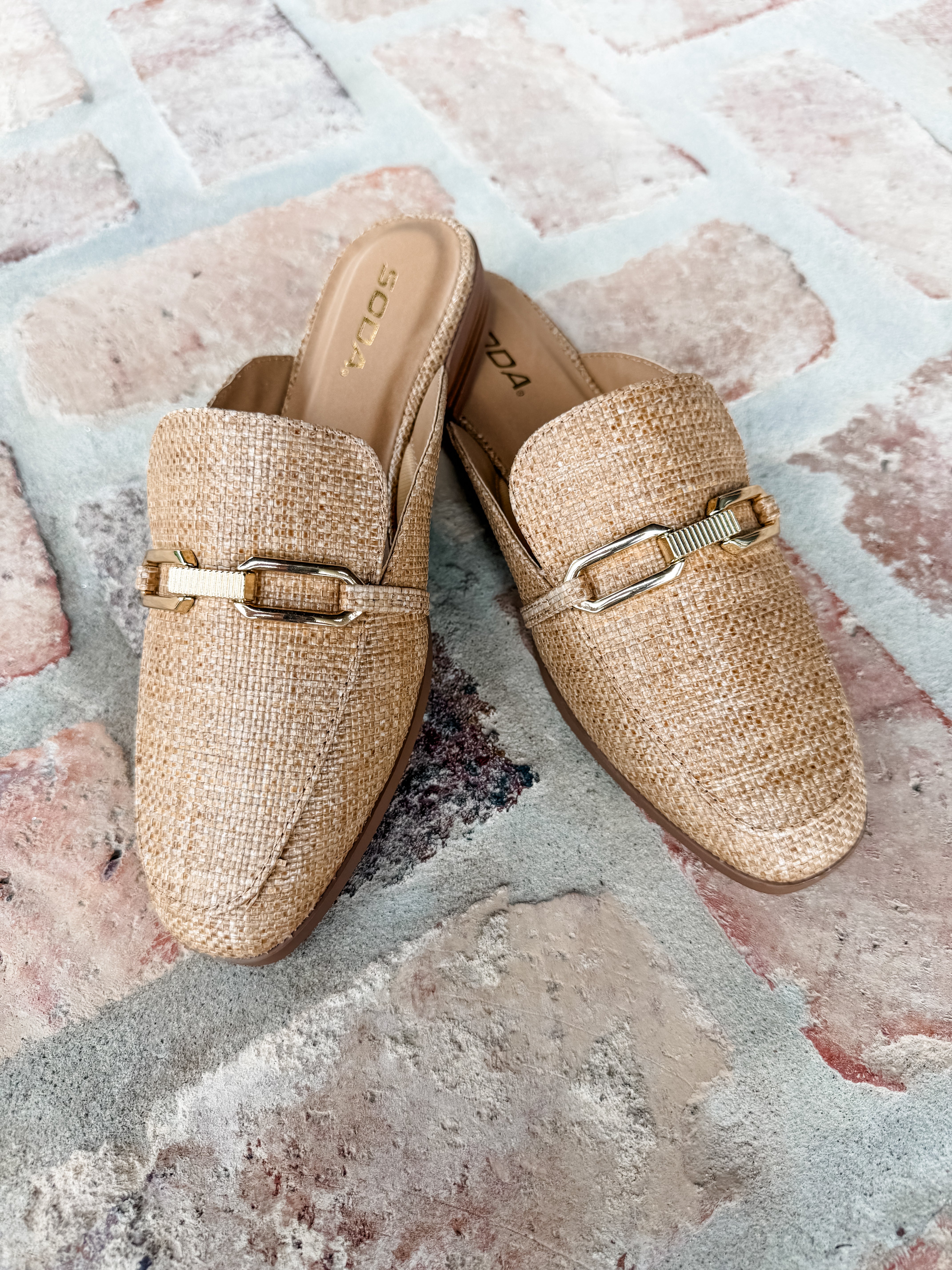 Eleanor Flat - Raffia
