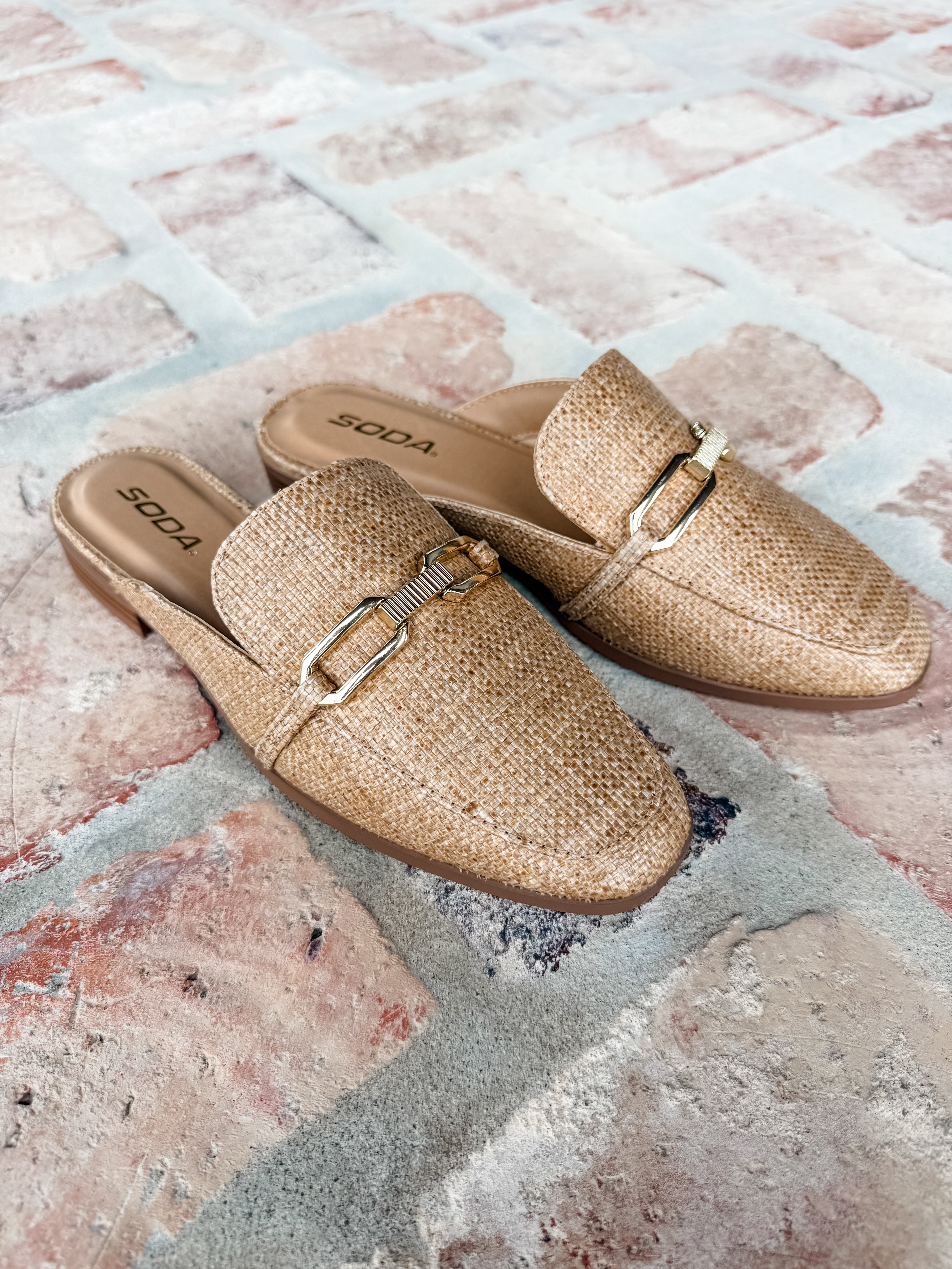 Eleanor Flat - Raffia