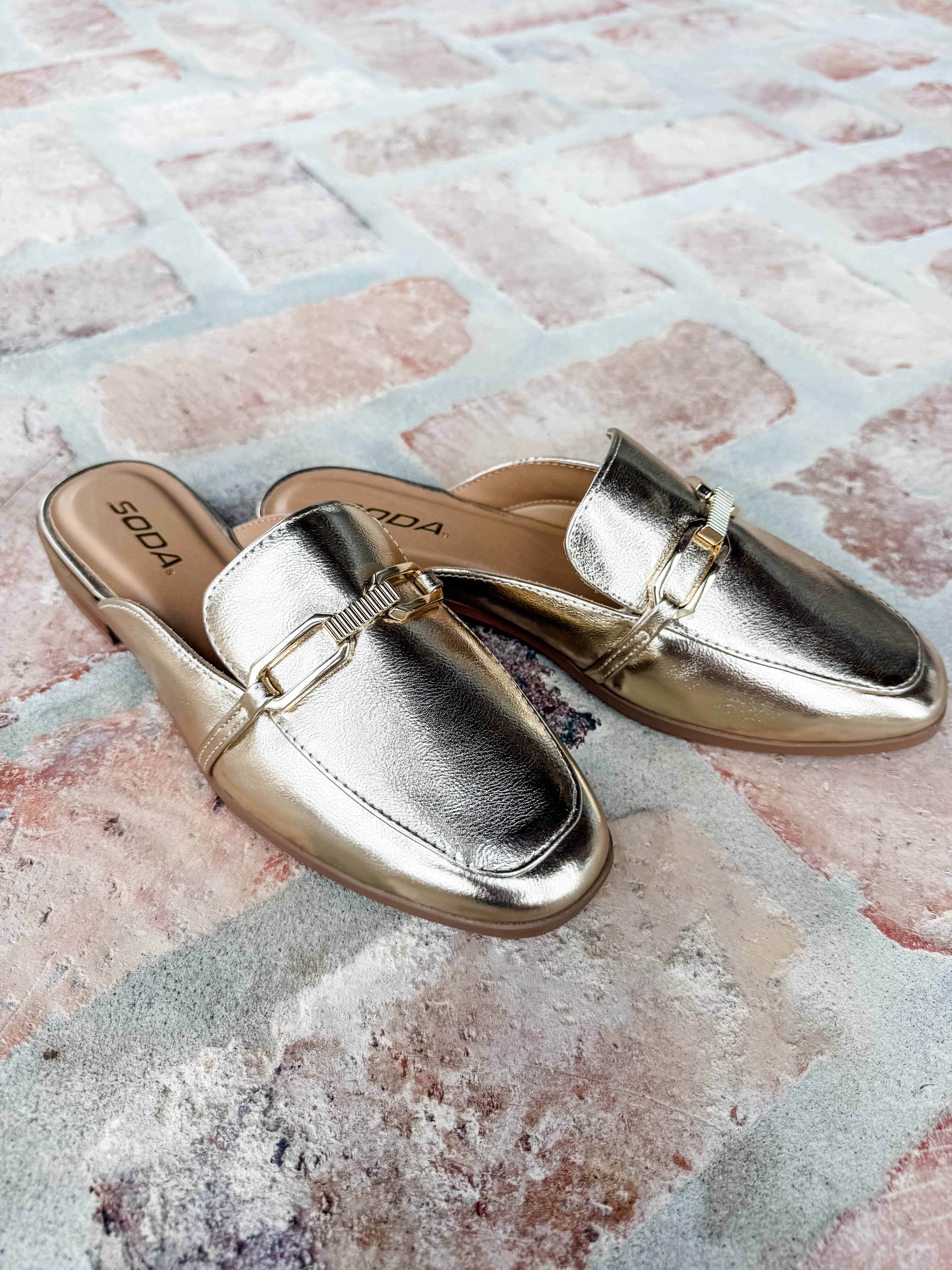 Eleanor Flat - Gold