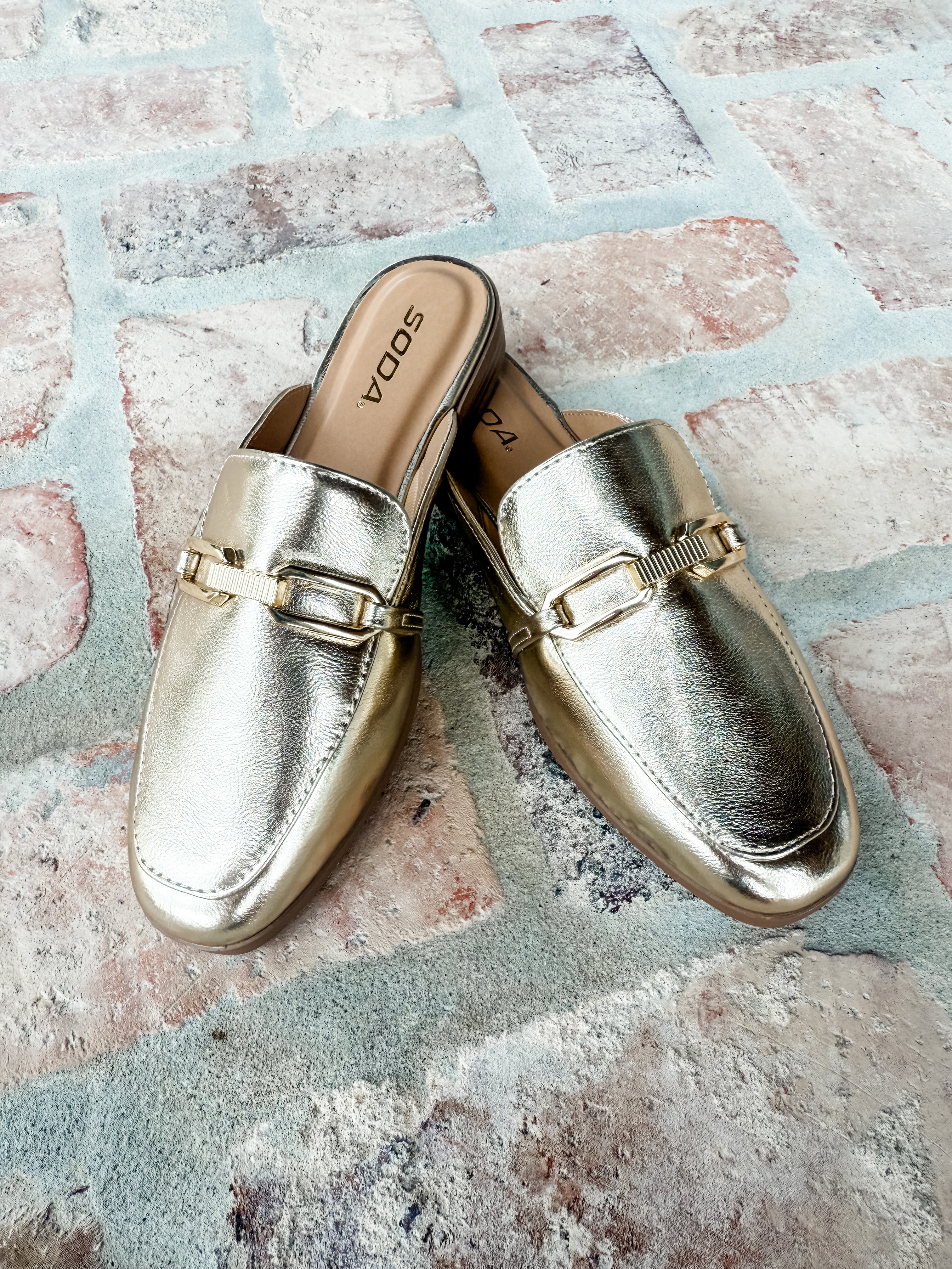 Eleanor Flat - Gold