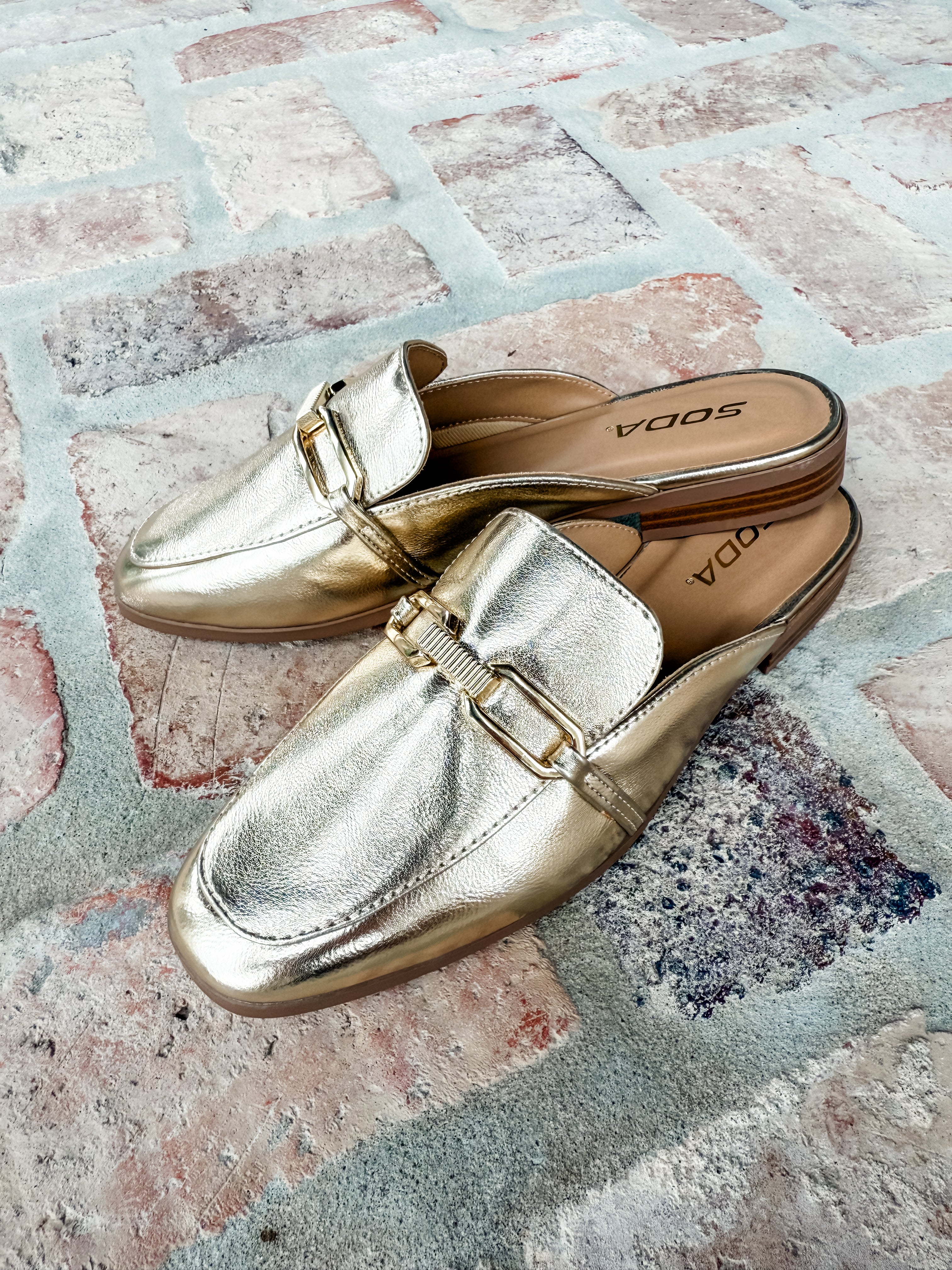 Eleanor Flat - Gold