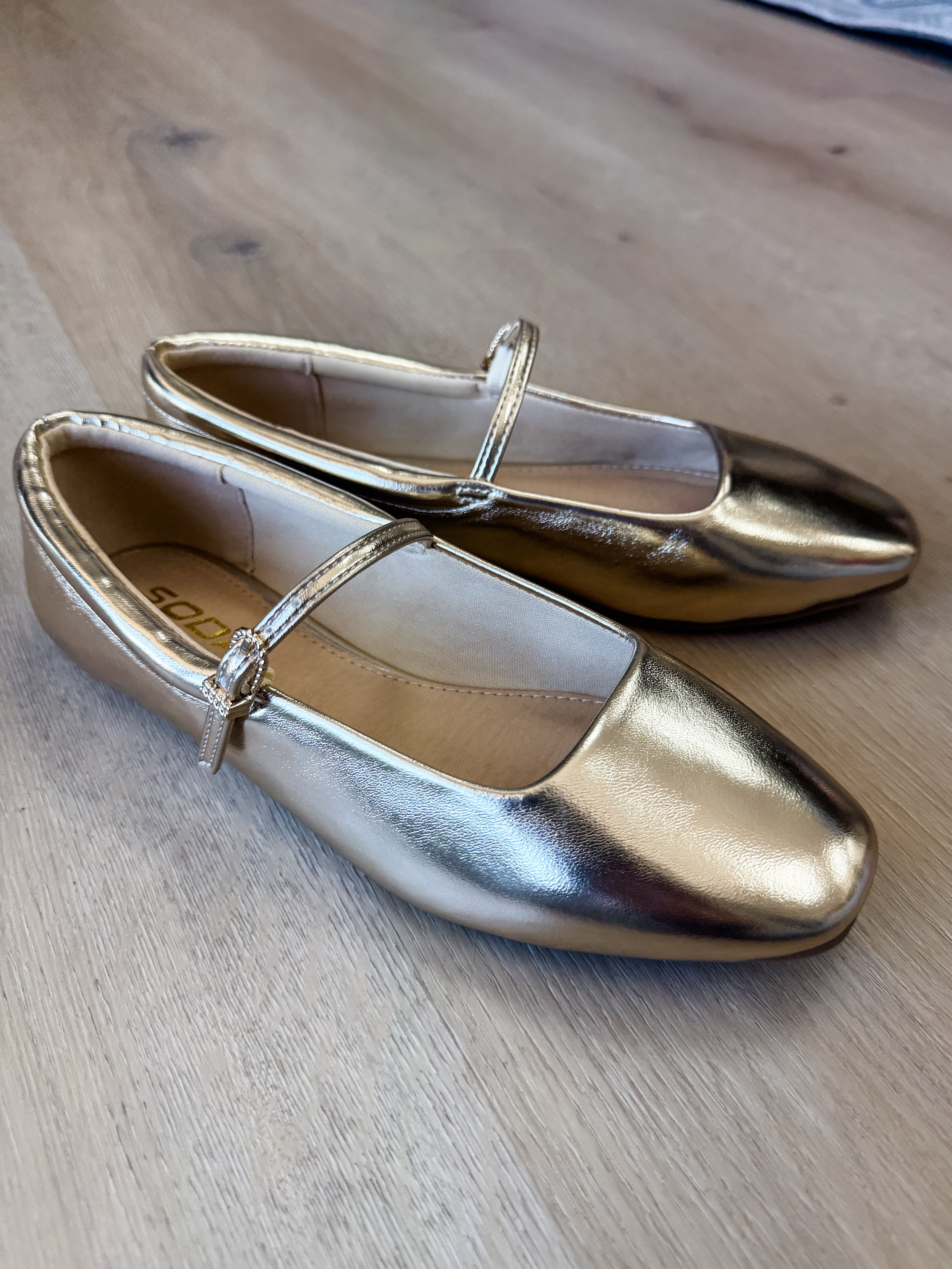 Kiana Gold Ballet Flat